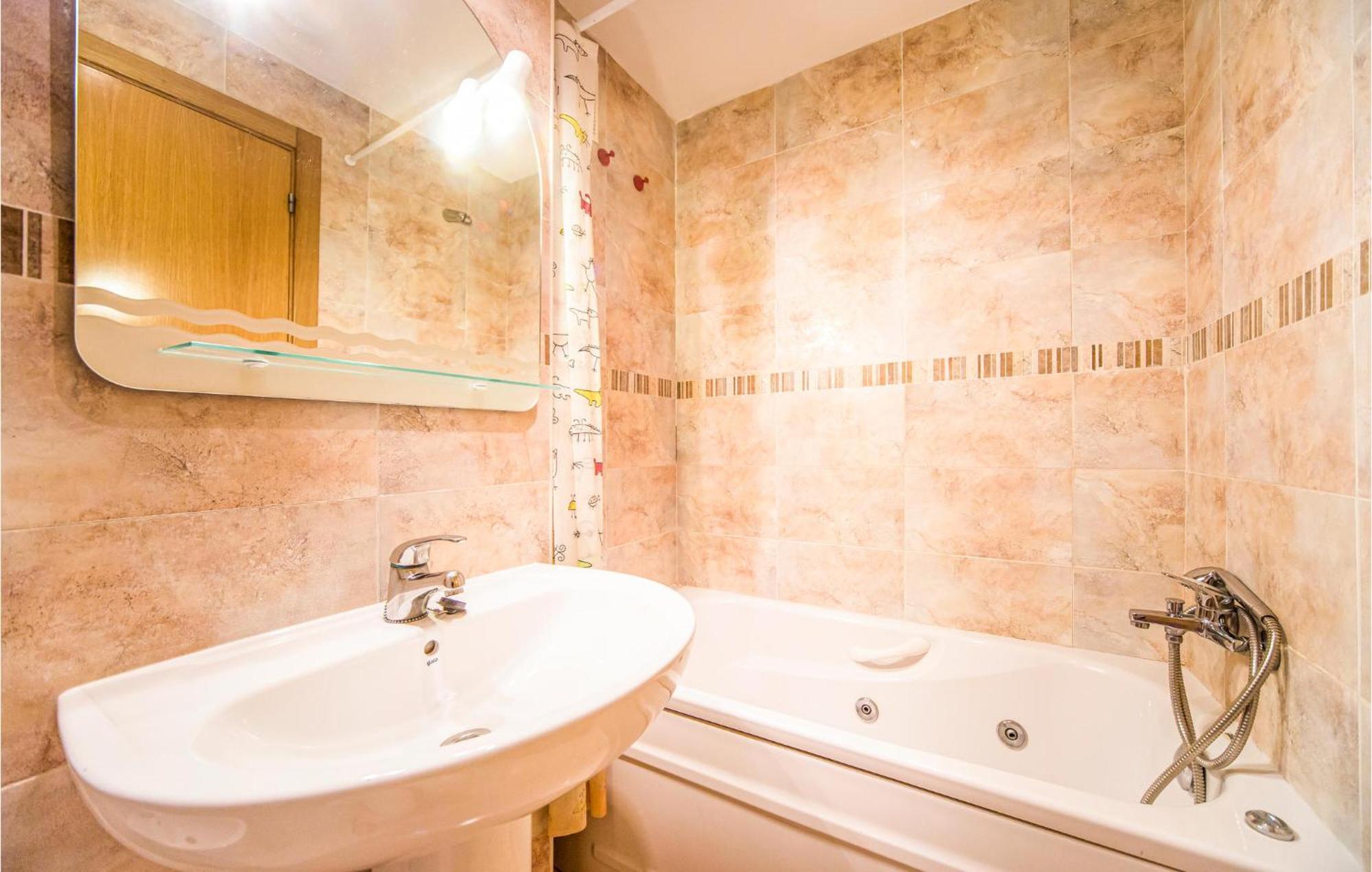 2 Bedroom Lovely Apartment In Оропеса-дель-Мар Екстер'єр фото